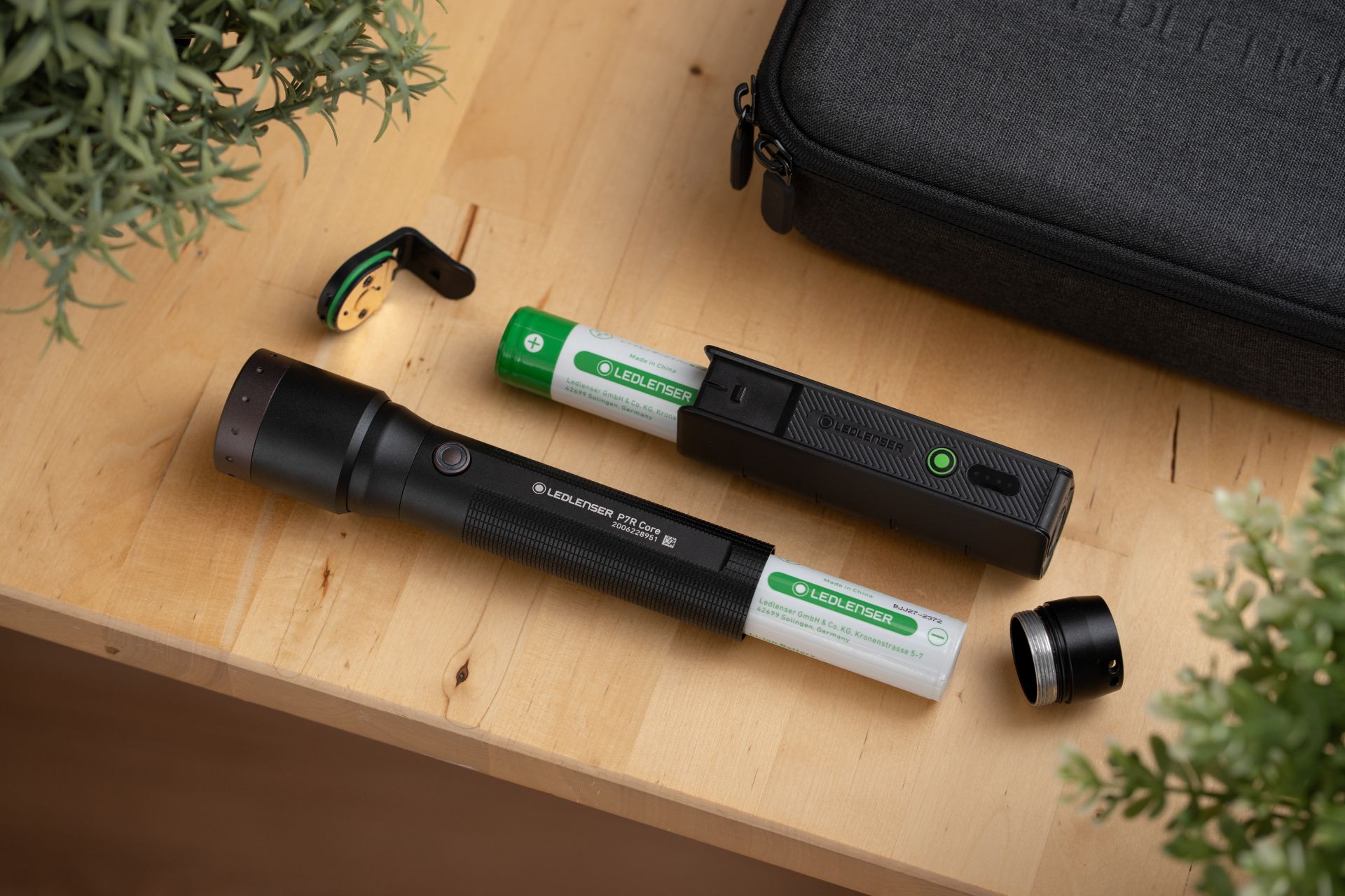 LBS Schweiz GmbH Led Lenser Powerbank Flex 5